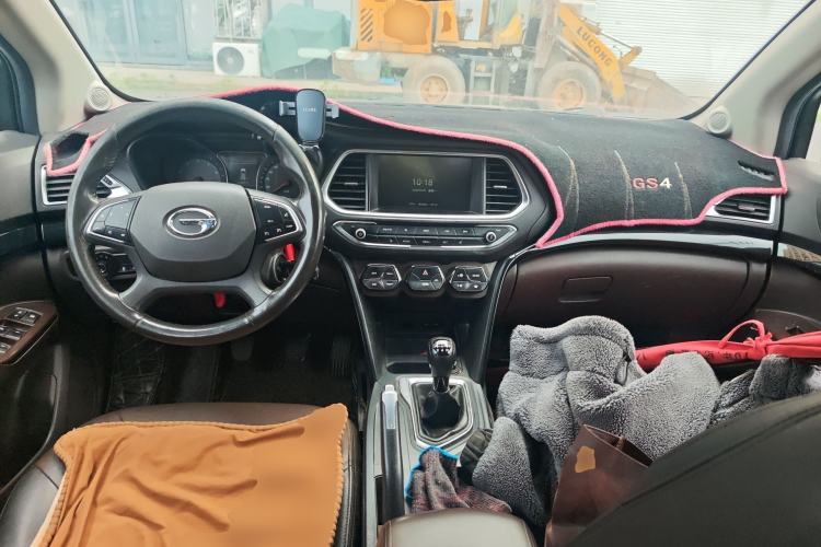 Used GAC Trumpchi GS4 2017 235T Manual Two-Wheel Drive Luxury Edition
