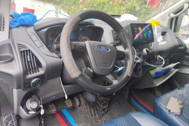 Used Ford Transit 2019 2.0T Diesel Business & Travel Mid-Drive Mid-Roof 7-Seater China VI Standard