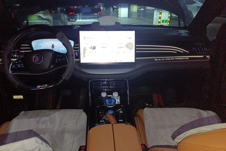 Used BYD Tang New Energy 2022 DM-p 215 km All-Wheel-Drive Deluxe Model Center Console