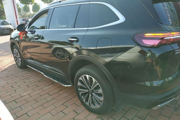 Used Buick Envision 2025 Encore Plus 28T Two-Wheel-Drive Platinum Edition