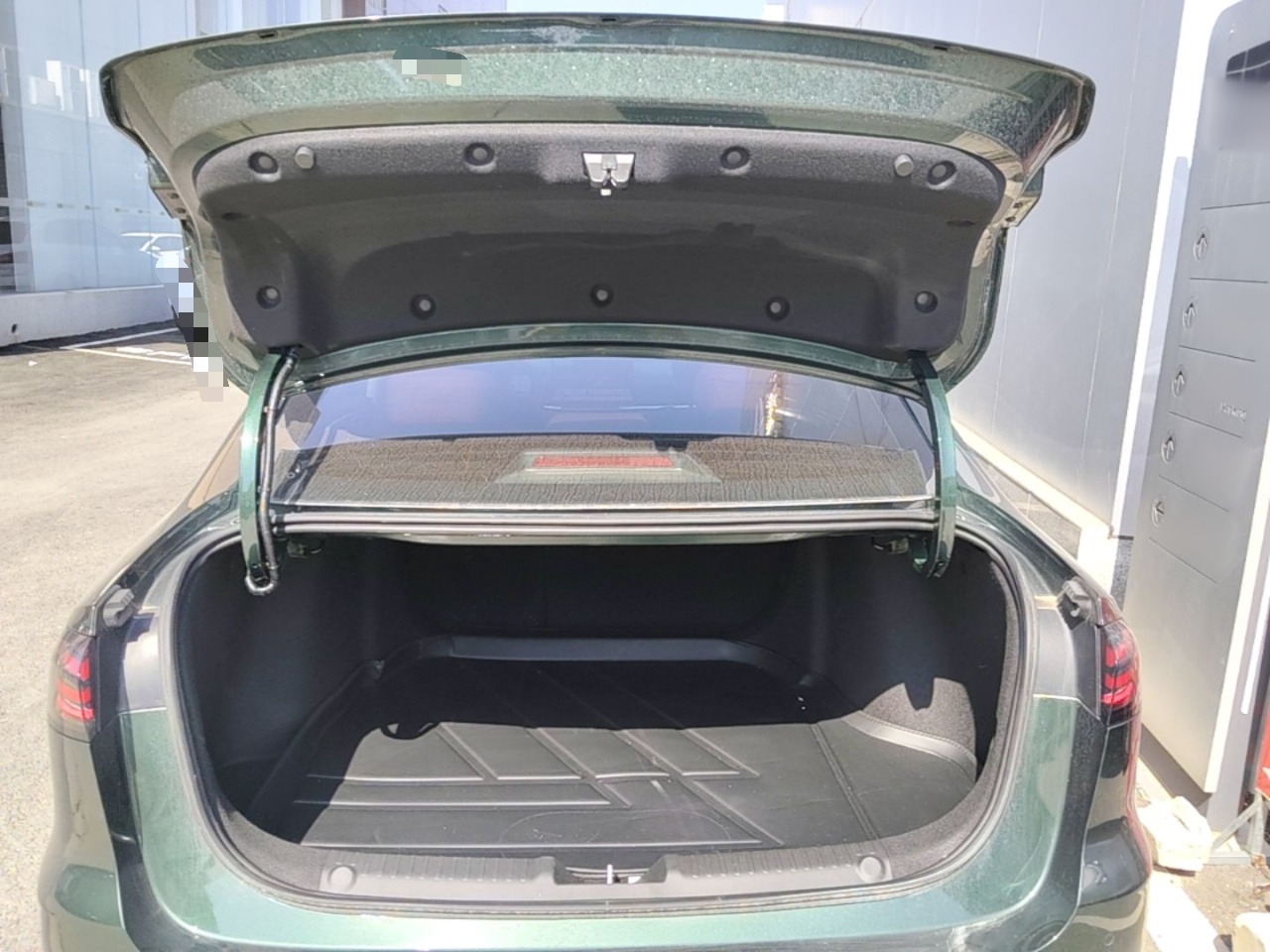 Geely Auto Emgrand 2026 Model 5th Generation 1.5T DCT Flagship Edition — снимка 18