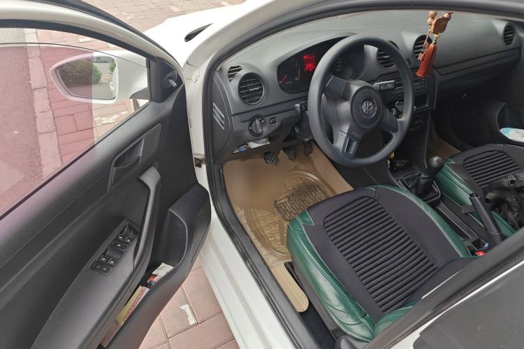 Used Volkswagen Jetta 2013 1.6L Manual Fashion Edition Driver Seat