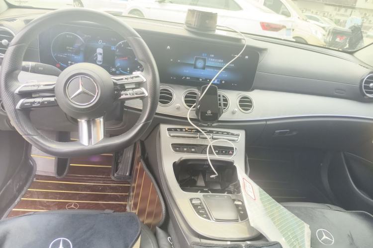 Used Mercedes-Benz E-Class 2021 E 300 L Sport Premium Edition Center Console