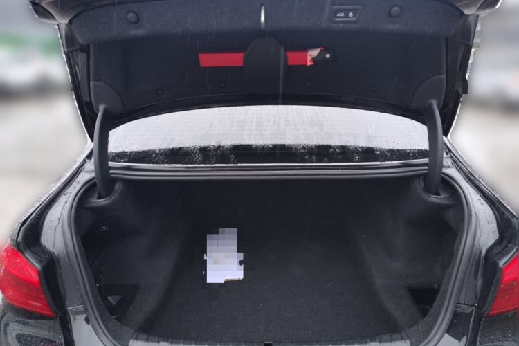 Used BMW 5 Series 2018 Restyled 530Li Leading Edition M Sport Package Trunk