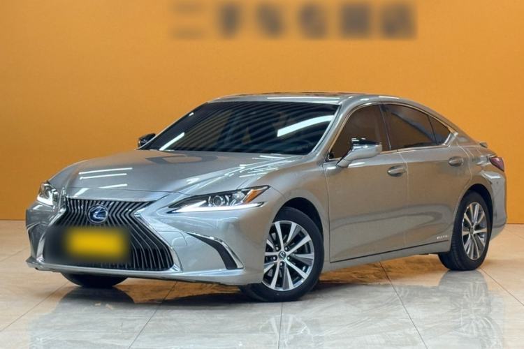 Used Lexus ES 2020 300h Premier Edition
