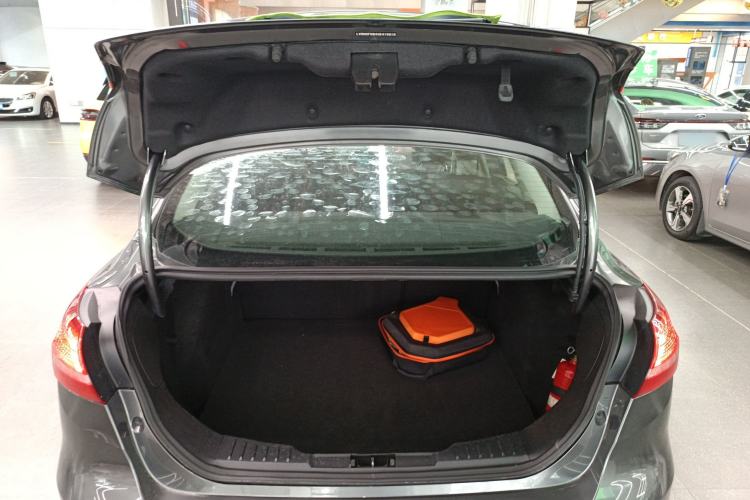 Used Ford Focus 2017 Sedan 1.6L Automatic Fashion Edition Smart Drive Version
