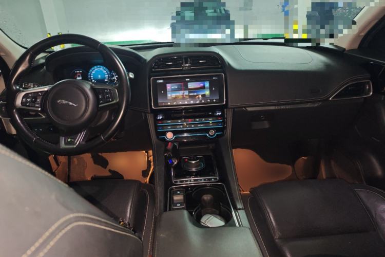 Used Jaguar F-PACE 2016 2.0T Two-Wheel-Drive R-Sport Sport Edition
