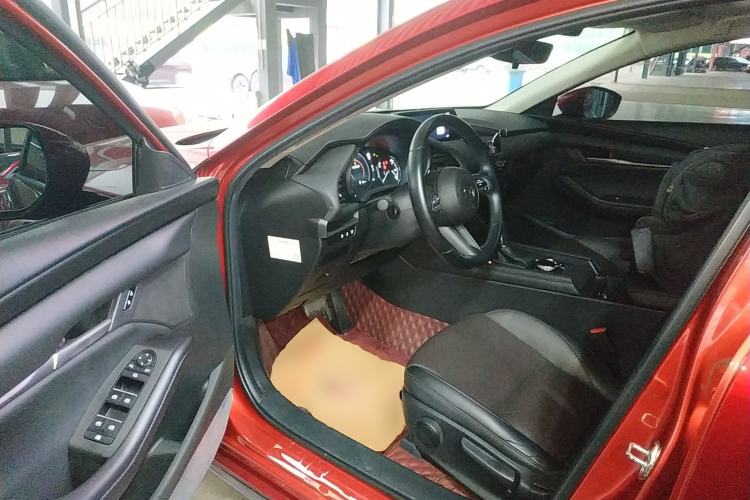 Used Mazda Mazda 3 Axela 2020 1.5L Automatic Luxury Version
