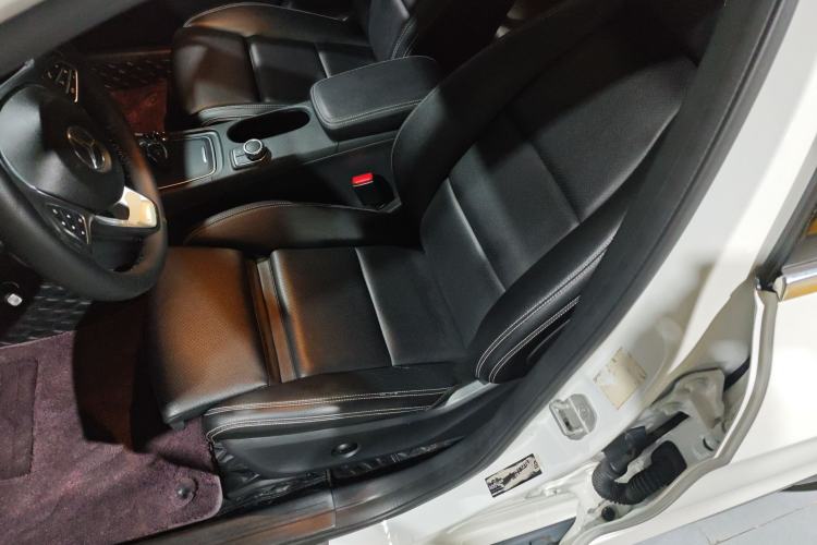 Used Mercedes-Benz GLA 2017 GLA 200 Sport Edition Left Front Seat