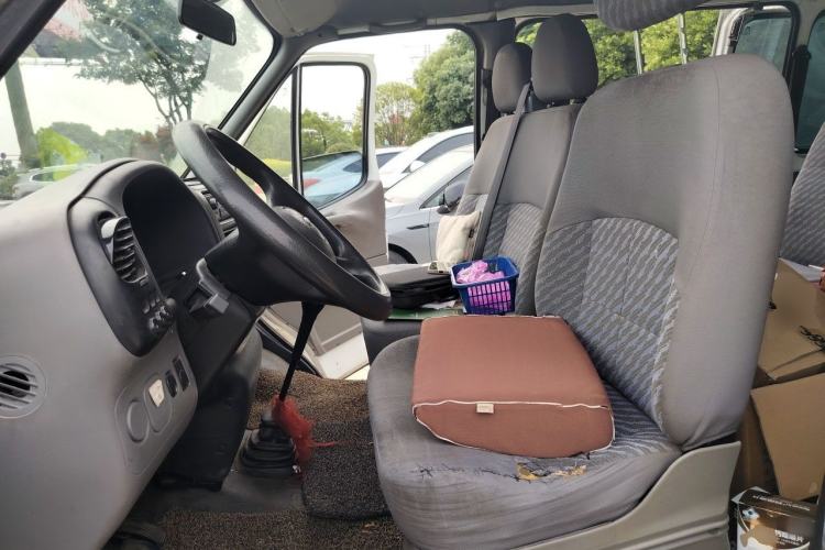 Used Ford Classic Transit 2013 2.8T Diesel Logistics Model with Short Wheelbase and Mid-Roof JX493ZLQ4