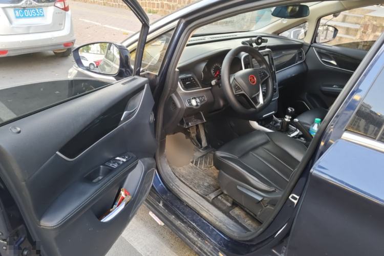 Used BYD Song MAX 2018 1.5T Manual Smart Connect Luxury 6-Seater
