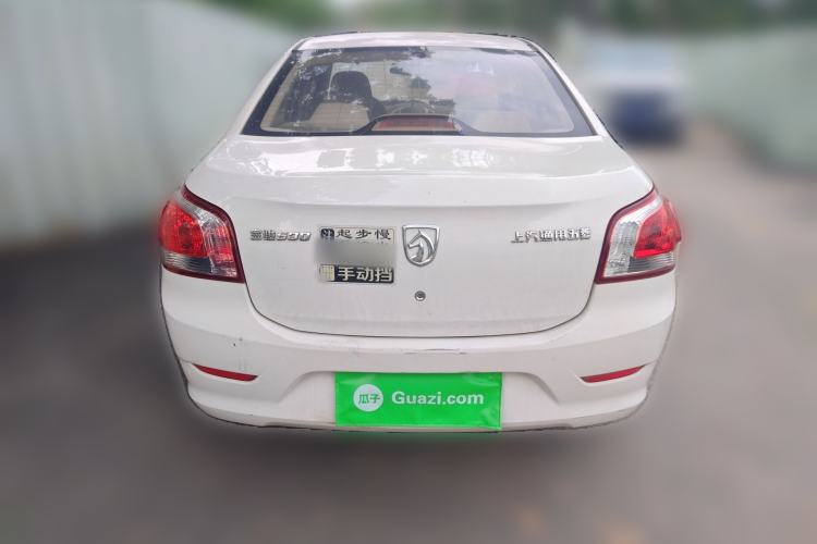 Used Baojun 630 2014 1.5L manual standard version Rear