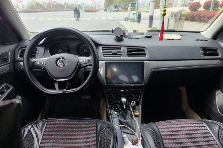 Used Volkswagen Lavida 2017 230TSI DSG Comfort Edition Center Console