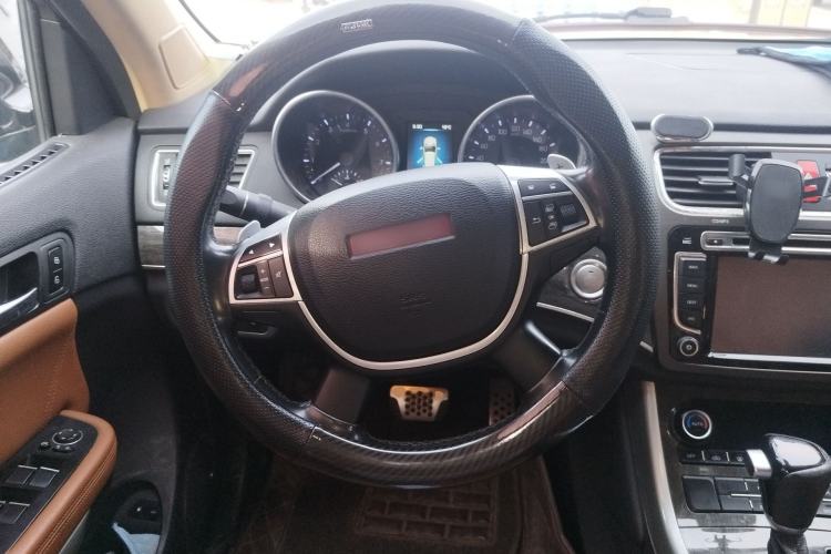 Used Haval H8 2015 2.0T Two-Wheel-Drive Luxury Version
