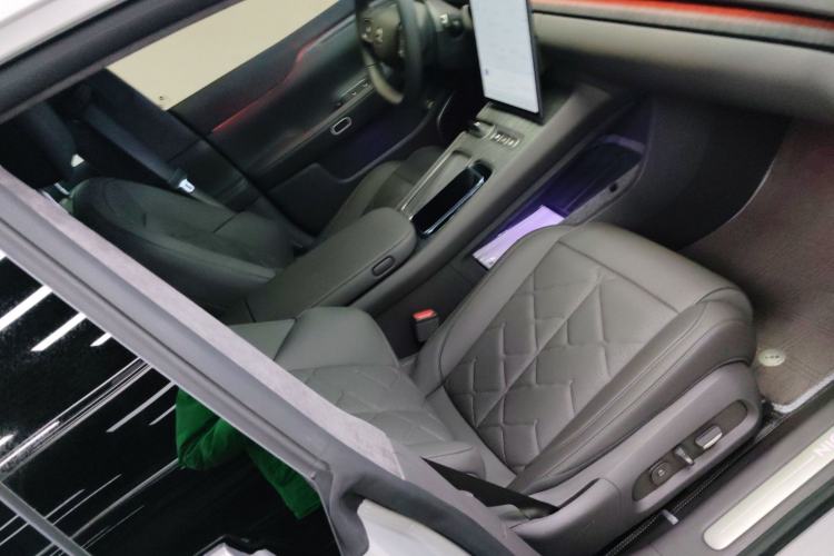 Used Nio ET7 2024 75 kWh Executive Signature Edition Right Front Seat