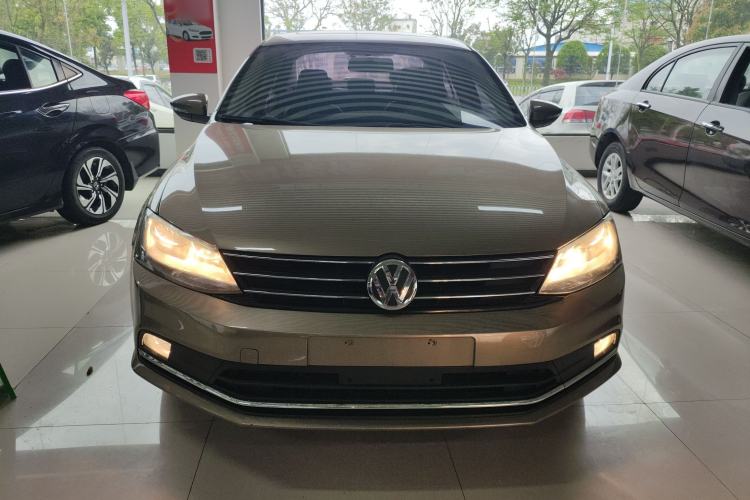 Used Volkswagen Sagitar 2017 230TSI Automatic Comfort Version