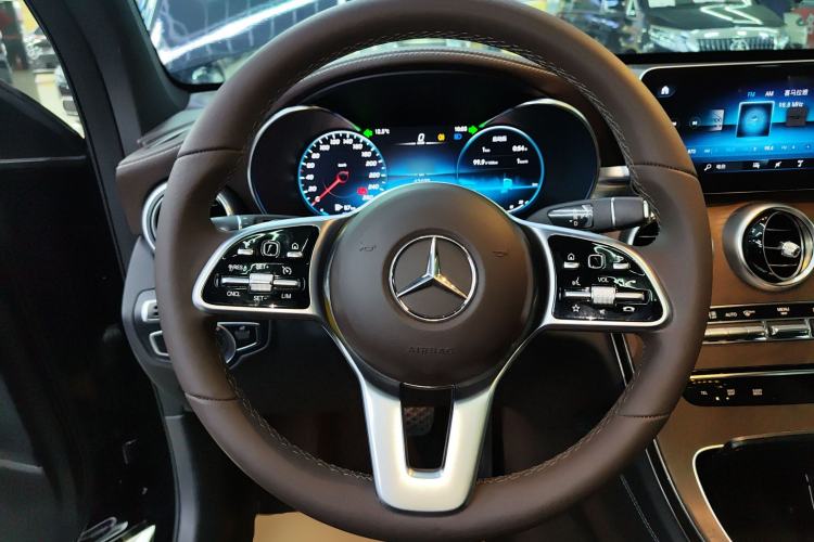 Used Mercedes-Benz GLC 2020 Facelift GLC 300 L 4MATIC Dynamic Edition
