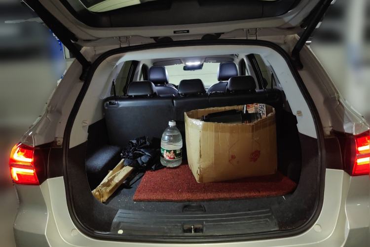 Used Roewe RX5 New Energy 2017 ERX5 EV400 Electric Internet Supreme Edition Trunk