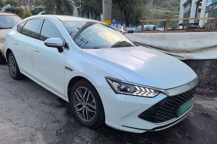 Used BYD Qin PLUS 2021 DM-i 120KM Flagship Model
