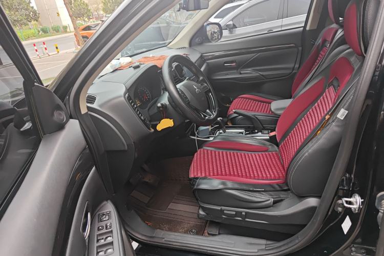 Used Mitsubishi Outlander 2018 2.0L Two-Wheel Drive Glory Edition 5 Seats