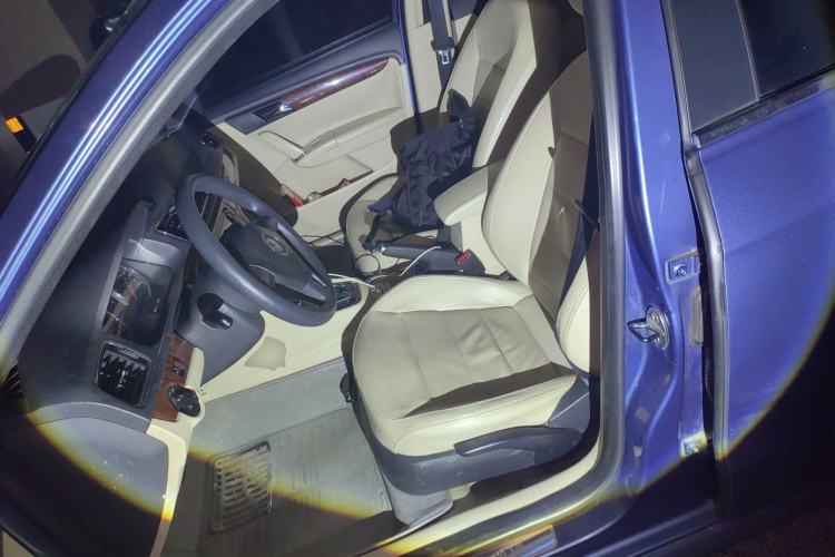 Used Volkswagen Lavida 2013 1.4TSI DSG Comfort Edition Left Front Seat