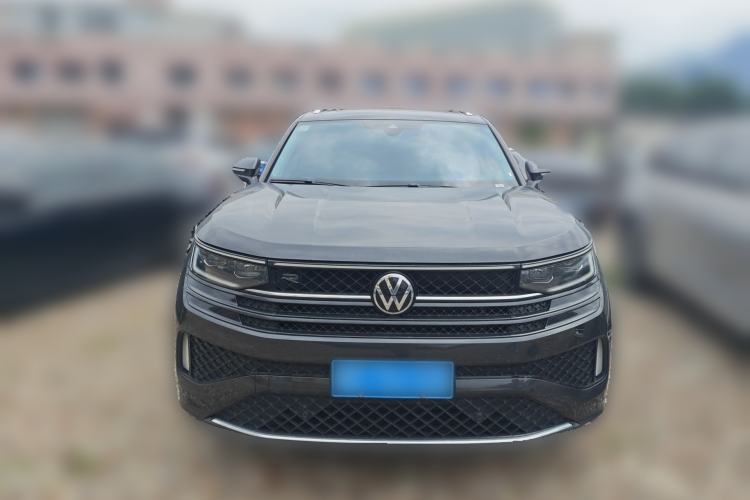 Used Volkswagen Tavendor 2024 380TSI All-Wheel-Drive R-Line Cruise Premium Edition Front