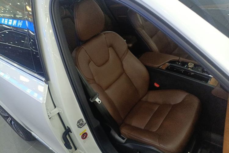 Used Volvo XC90 2021 B6 Zhiyi Luxury Edition 7-Seater Right Front Seat