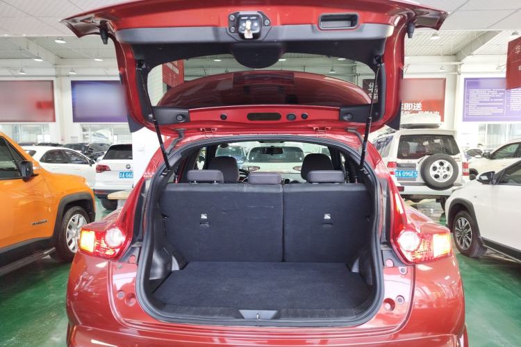 Used Infiniti ESQ 2014 1.6L Spontaneous Edition