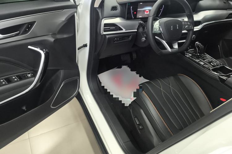 Used Bestune T77 2023 1.5T Automatic Luxury Model Driver Seat