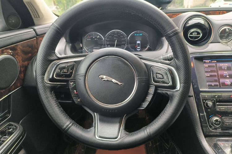 Used Jaguar XJ 2013 XJL 3.0 SC Panoramic Business Edition
