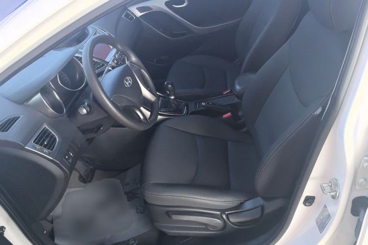 Used Hyundai Elantra (5th Generation / Langdong) 2016 1.6L Manual Luxury Model
