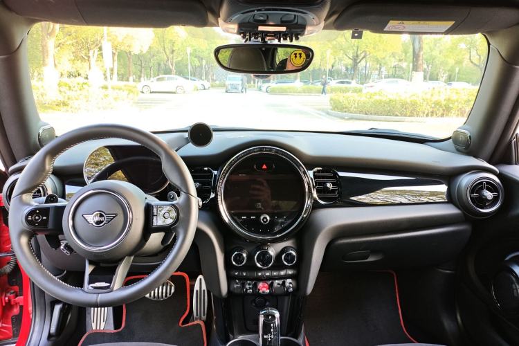 Used MINI 2023 Updated 2.0T COOPER S Racing Driver Interior 4