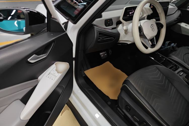 Used Volkswagen ID.3 2025 Smart Model Outstanding Oxygen Edition