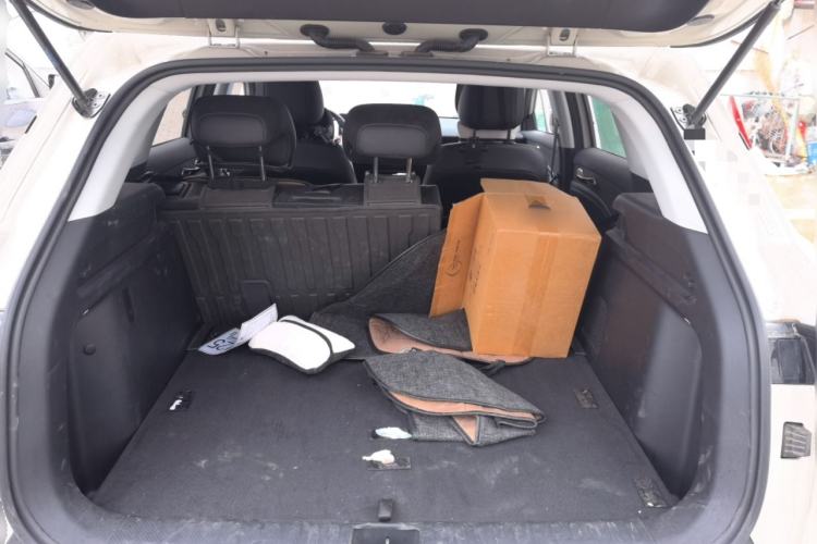 Used Baojun Yunhai 2024 600km Pure Electric Version Trunk