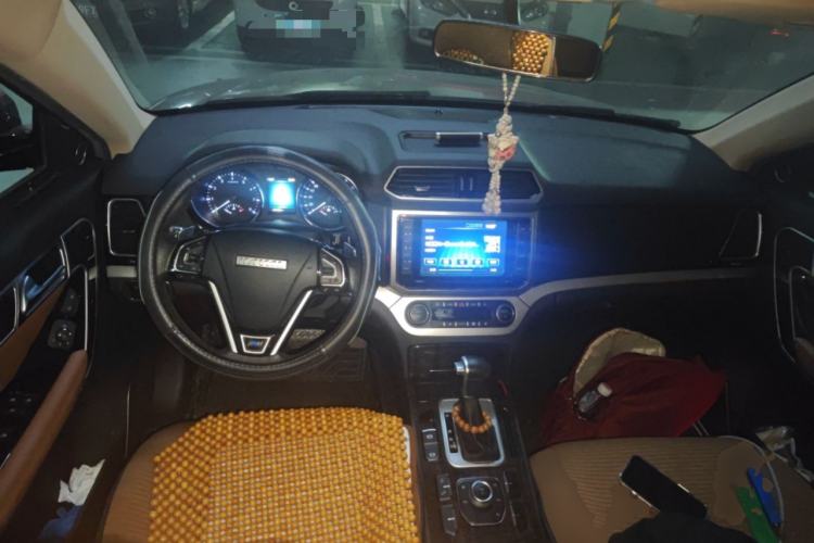 Used Haval H6 Coupe 2016 Blue Label 1.5T Automatic Two-Wheel Drive Urban Model Center Console