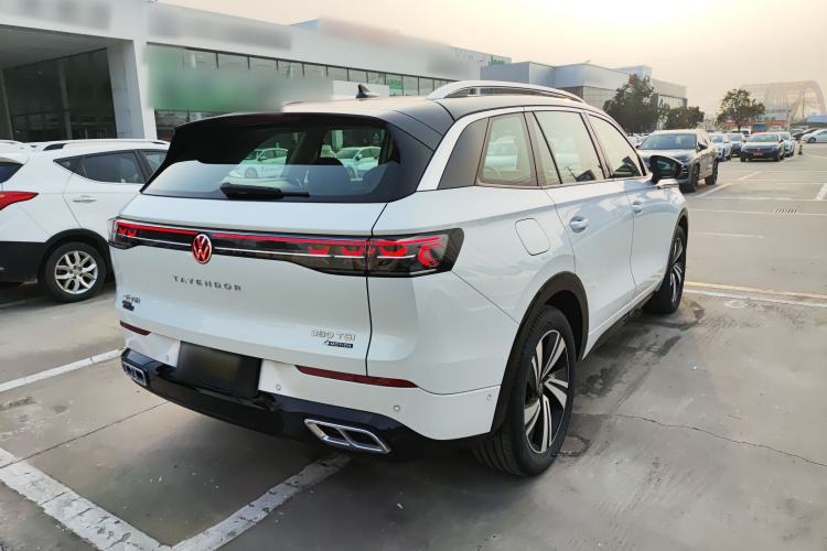 Used Volkswagen Tavendor 2024 380TSI All-Wheel Drive R-Line Cruise Edition