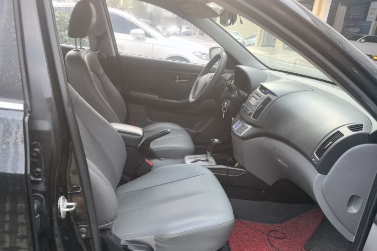 Used Hyundai Celesta 2015 1.6L Automatic Luxury Model
