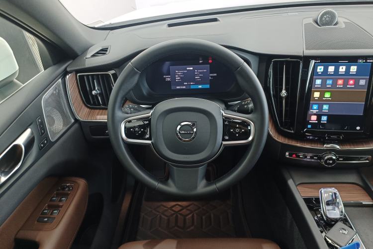 Used Volvo XC60 New Energy 2025 Plug-in Hybrid Long-Range All-Wheel Drive Smart Luxury Edition Steering Wheel