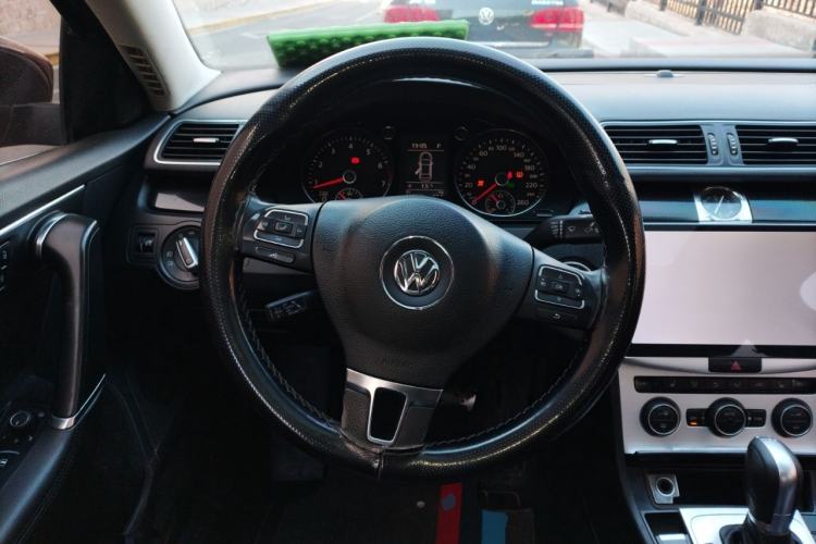 Used Volkswagen Magotan 2013 1.8TSI Luxury Model Steering Wheel