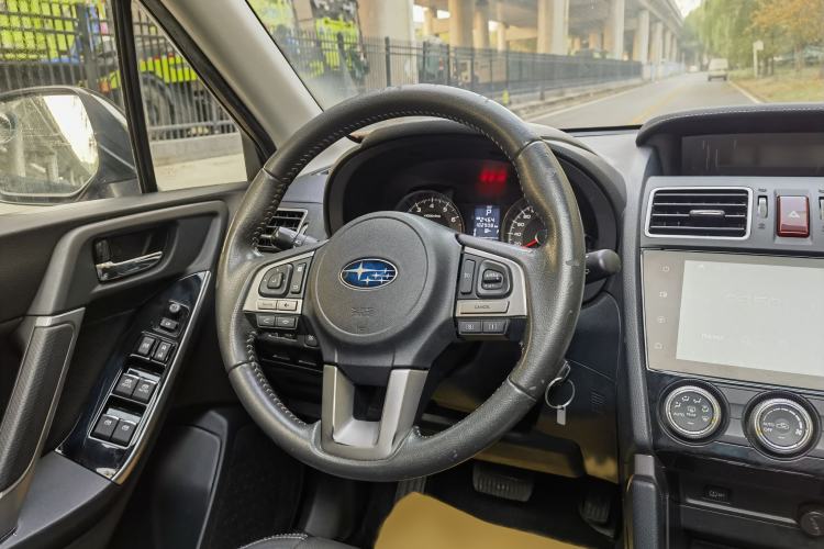 Used Subaru Forester 2016 2.0i Luxury Navigation Edition
