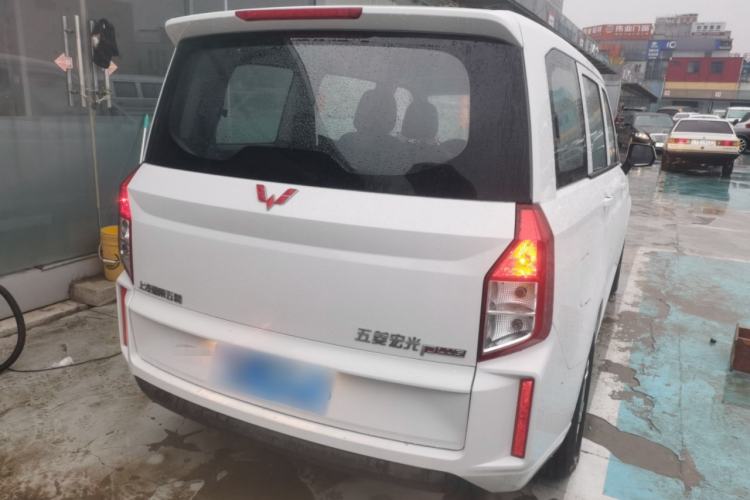 Used Wuling Hongguang PLUS 2020 1.5L Manual Comfort 7-Seater
