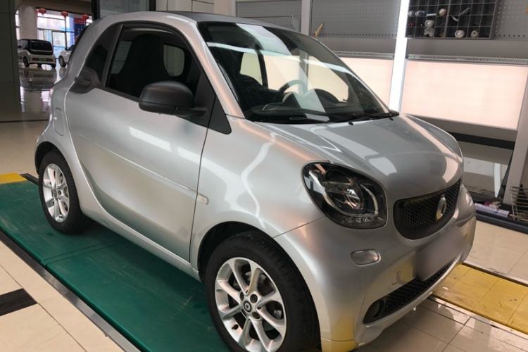 Used smart fortwo 2015 1.0L 52 kW hardtop Dynamic version
