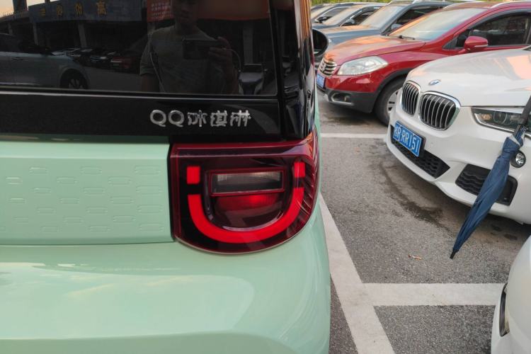 Used Chery QQ Ice Cream 2022 170km Sundae Phosphate Lithium-Ion
