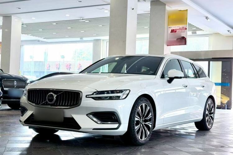 Used Volvo V60 2024 B5 Zhiyuan Luxury Edition