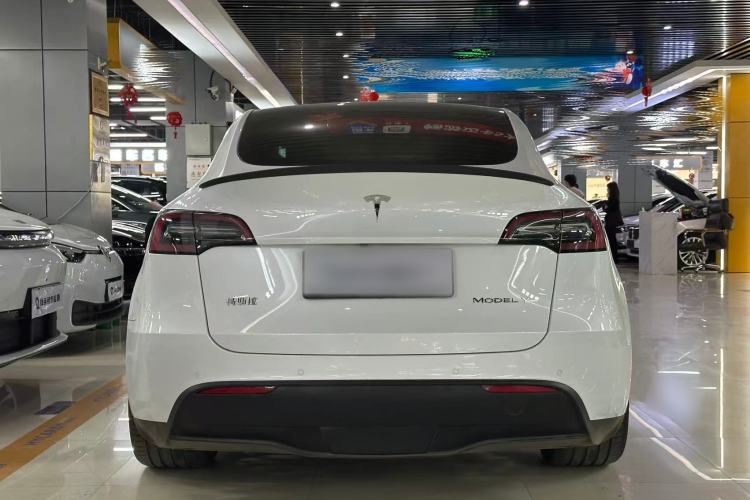 Used Tesla Model Y 2022 Long-Range All-Wheel-Drive Version