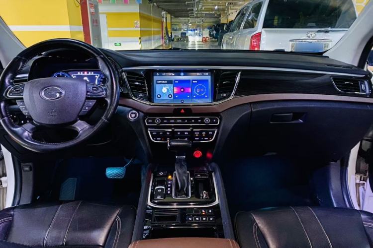 Used GAC Trumpchi GS8 2017 320T Two-Wheel Drive Luxury Smart Connectivity Version (7 Seats)