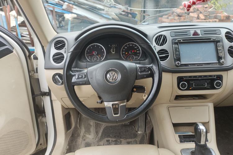 Used Volkswagen Tiguan 2012 1.8TSI Automatic Two-Wheel Drive Zhaoshi Edition