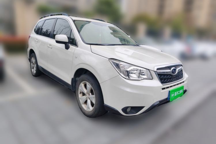 Used Subaru Forester 2014 2.0i Automatic Luxury Edition Front Right 45 Deg
