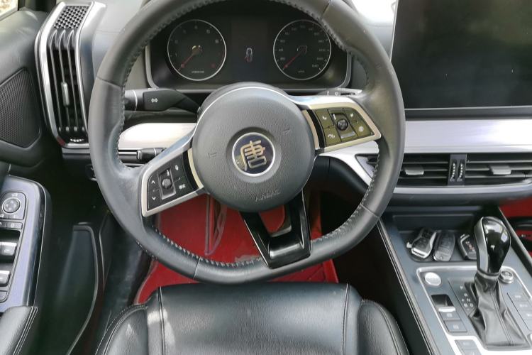 Used BYD Tang 2018 2.0T Automatic Smart Connect Prestige 7-Seater China V Standard Steering Wheel