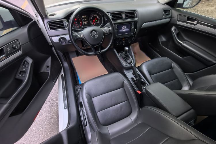 Used Volkswagen Sagitar 2017 230TSI Automatic Comfort Version